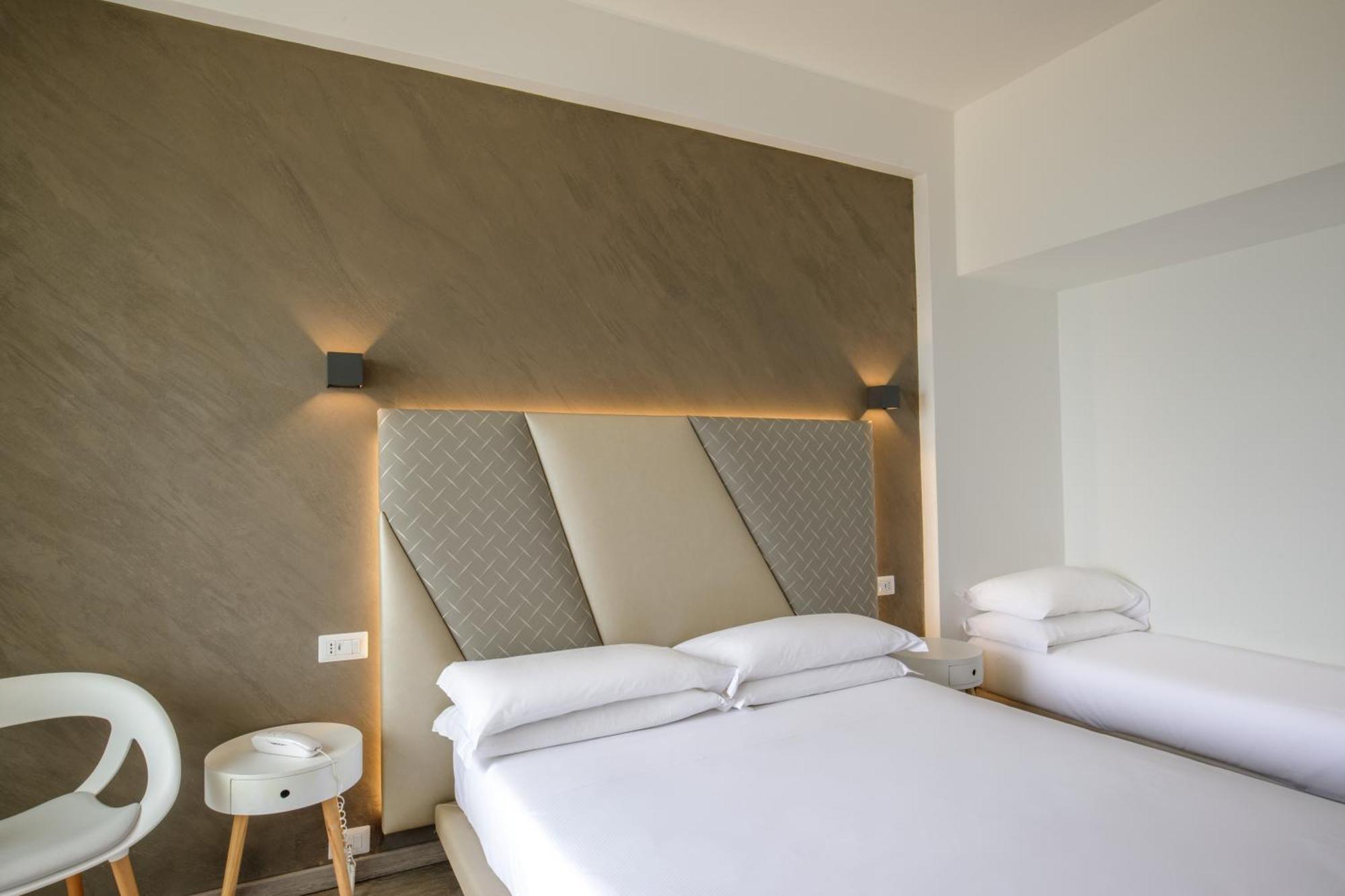 Hotel Tirreno 라티나 외부 사진