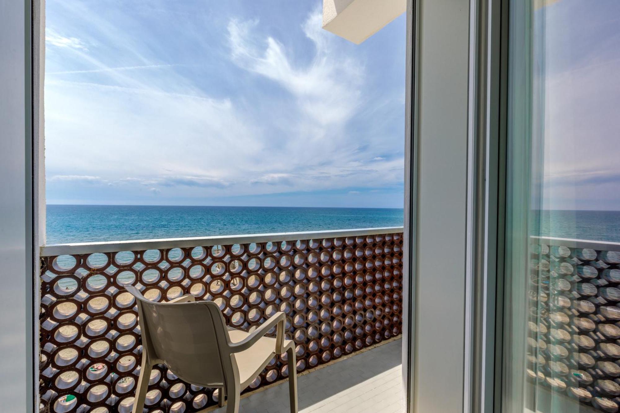 Hotel Tirreno 라티나 외부 사진