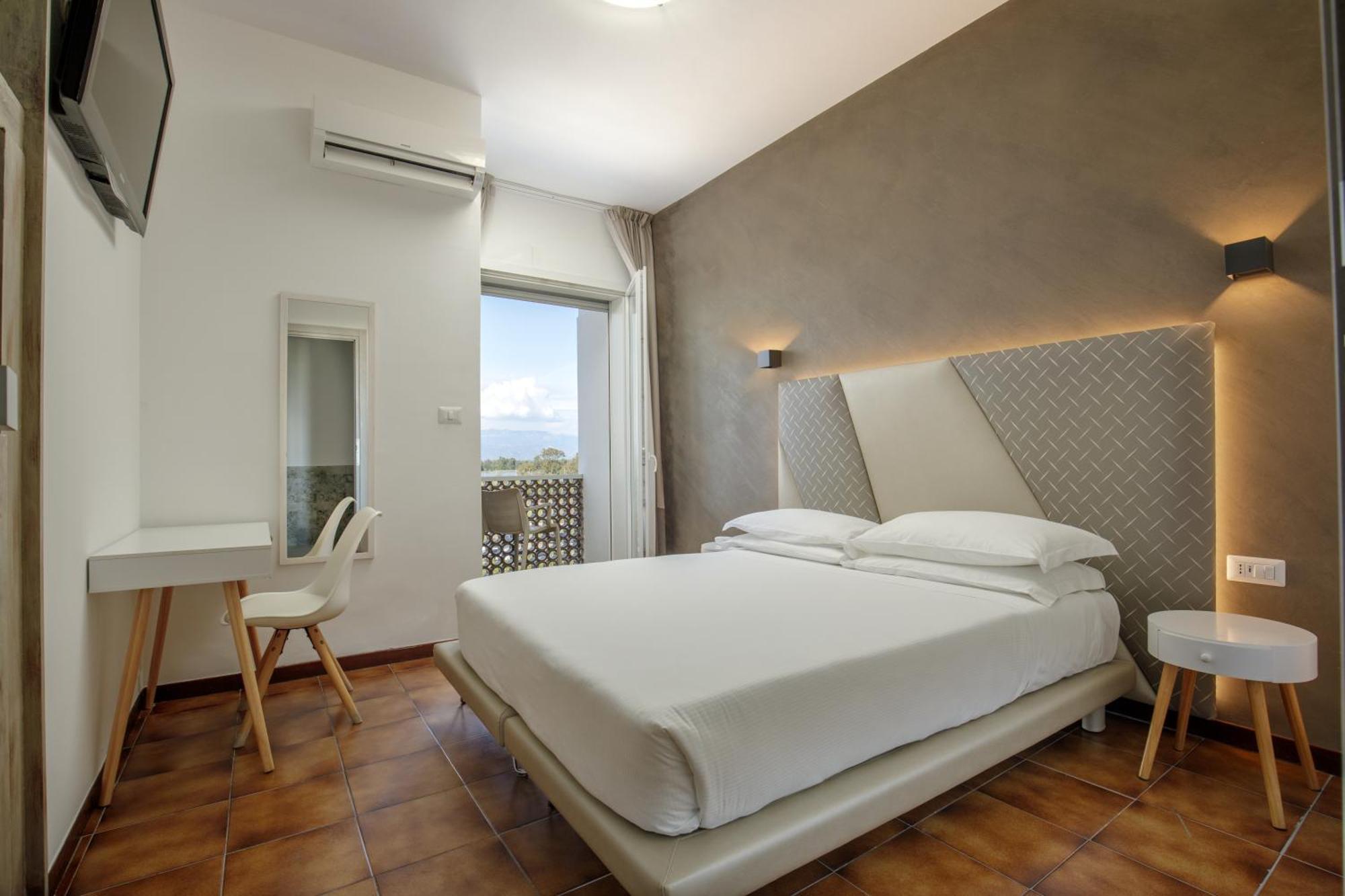 Hotel Tirreno 라티나 외부 사진